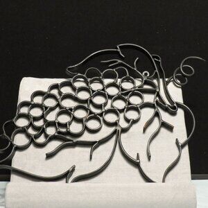 Black Metal Grape Cluster Wall Art Sculpture/17inch.